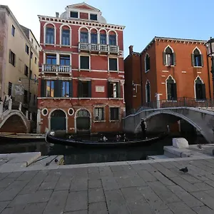 40.17 San Marco 2*, Venice Italy